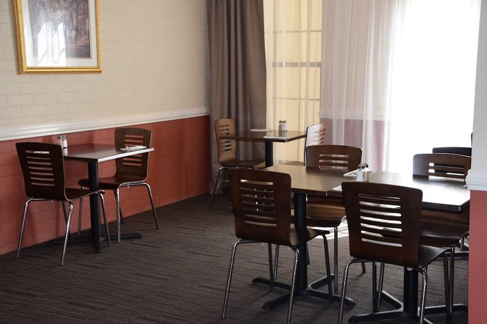 Best Western Coachman'S Inn Motel Bathurst Exterior foto